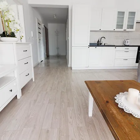 Apartament Czerwona Jarzebina Apartamento Kołobrzeg